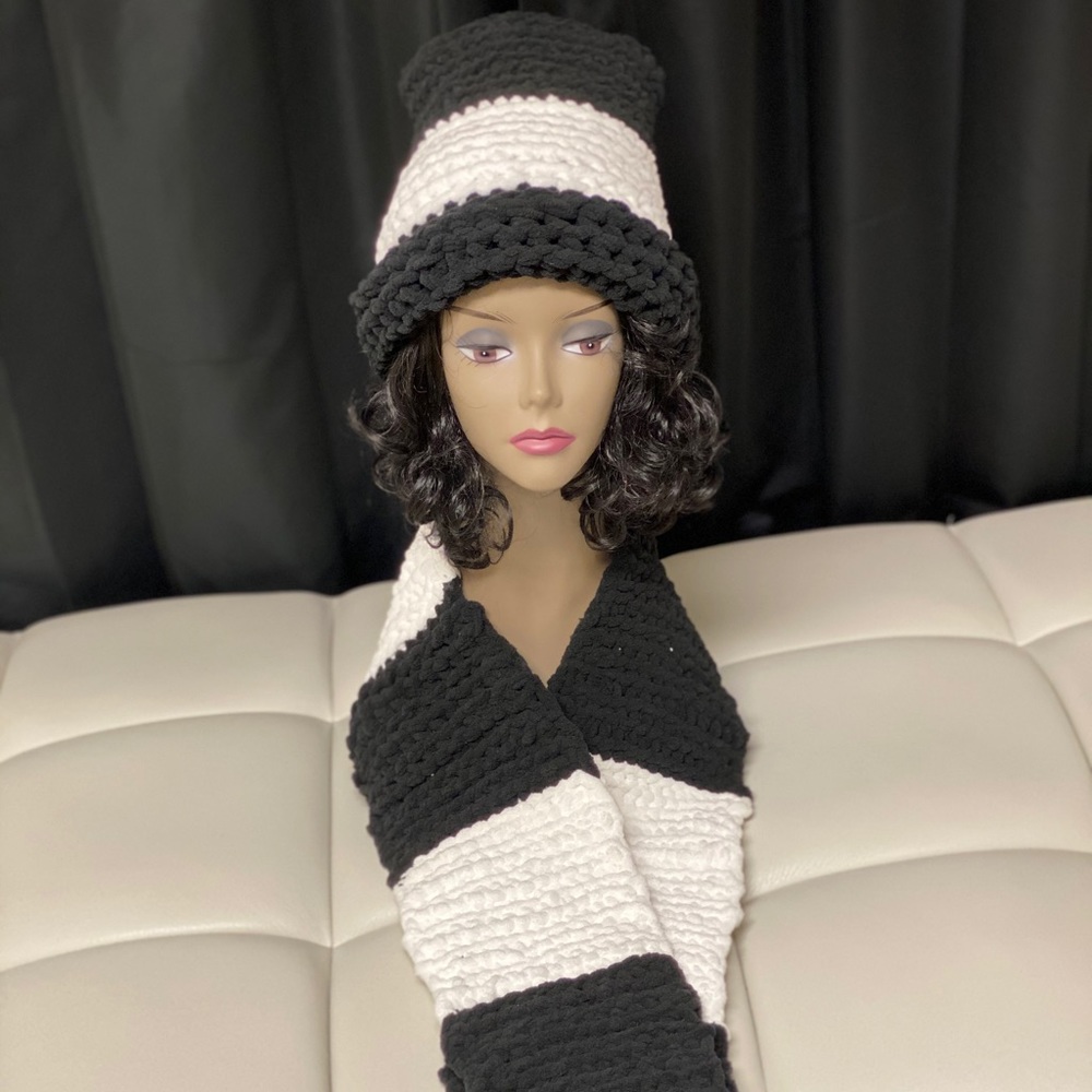 Brand new black and white scarf set